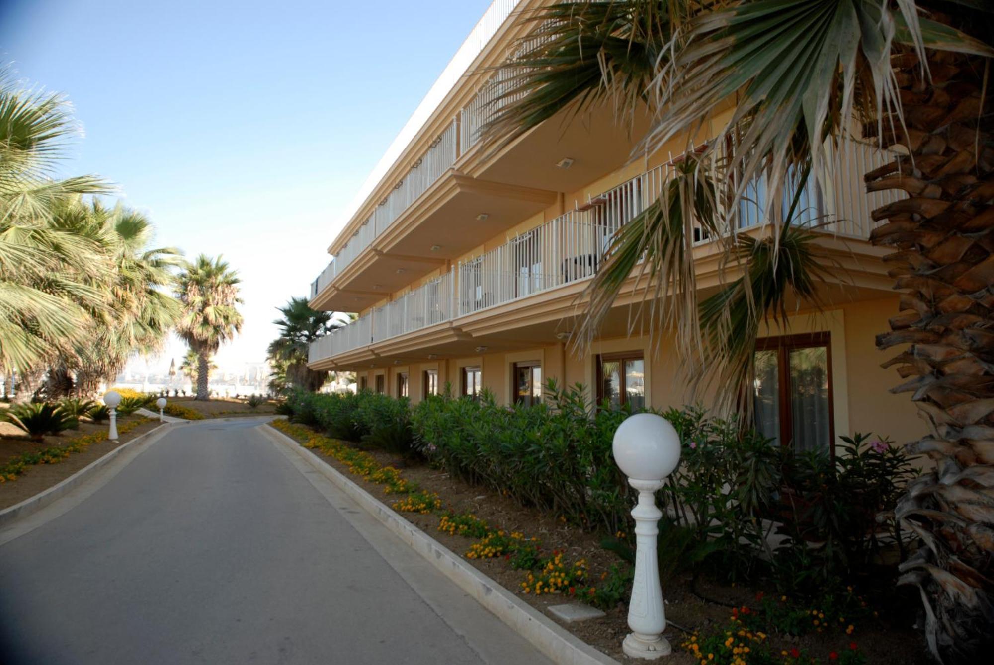 Dioscuri Bay Palace Hotel San Leone Exterior photo