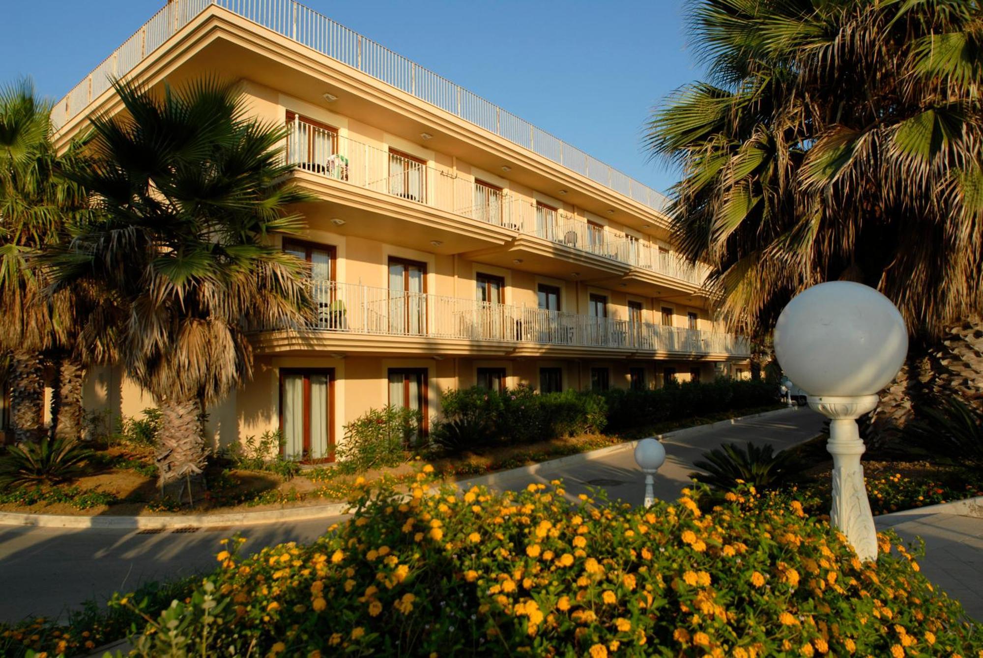 Dioscuri Bay Palace Hotel San Leone Exterior photo